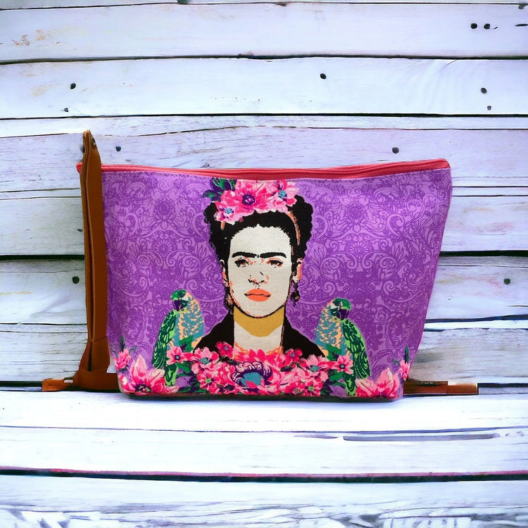 Frida Kohl on lilac