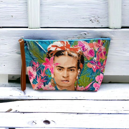 Frida Kohl on aqua and flowers